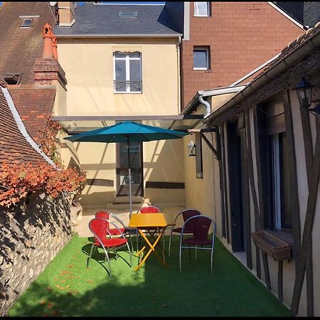 Hotel Les 3 P'Tites Pom'S Alençon Esterno foto